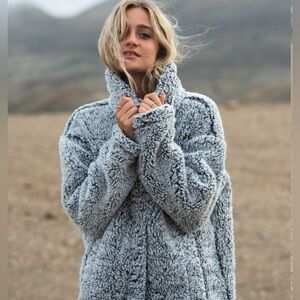 Billabong fuzzy fleece jacket